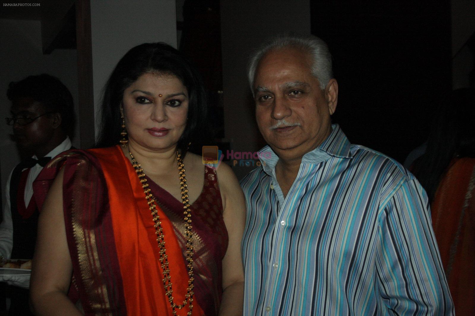 Kiran Juneja & Ramesh Sippy at Anand Pandit's Diwali celebration on 26th Oct 2011