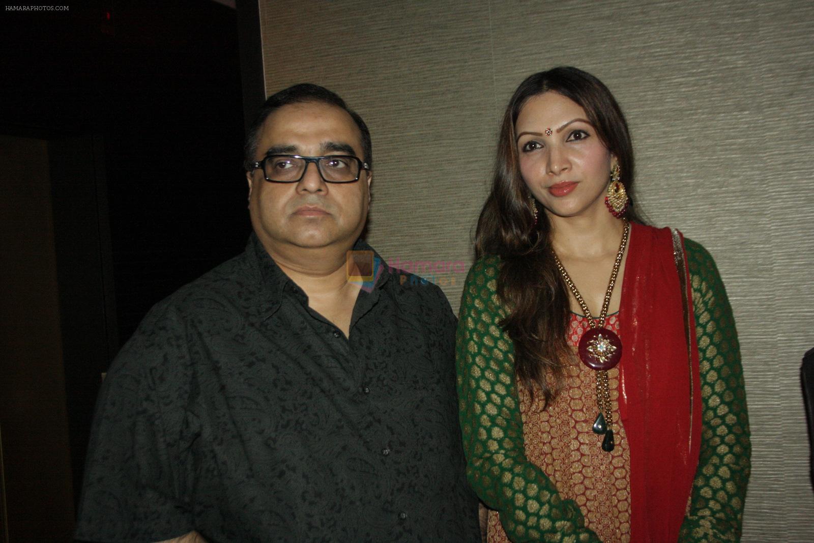 Rajkumar Santoshi & wife Manali at Anand Pandit's Diwali celebration on 26th Oct 2011