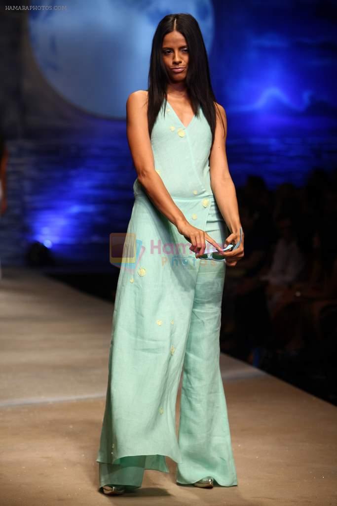 Model walk the ramp for Wendell Rodricks at Wills India Fashion Week 2011 on 10th Oct 2011