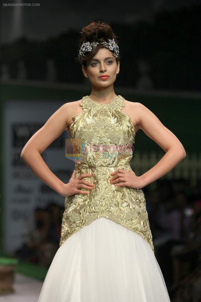 Kangna Ranaut walk the ramp for Shantanu Goenka at Wills India Fashion Week 2011 on 10th Oct 2011