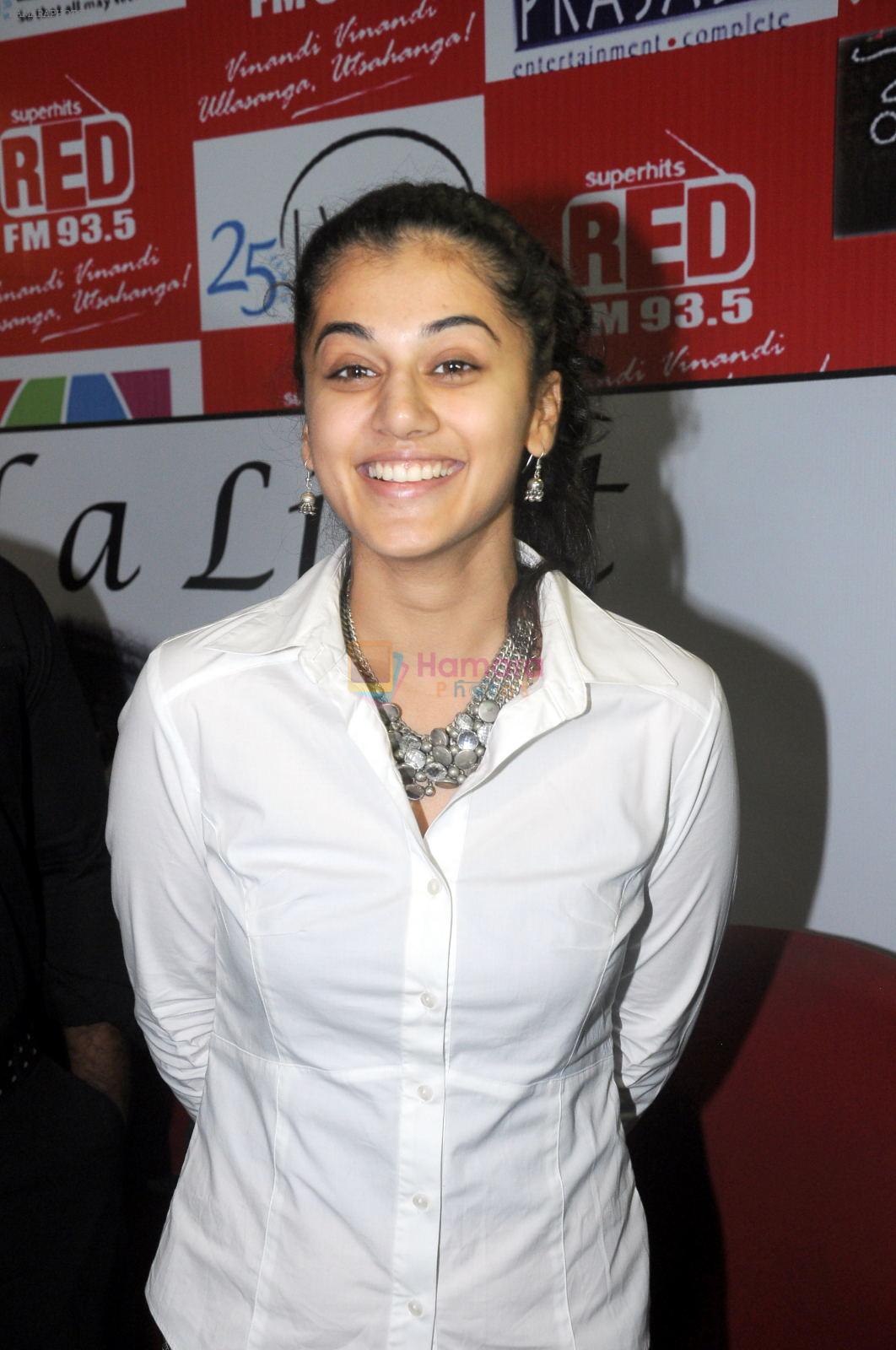 Taapsee Pannu attends Red FM promoting Mogudu movie on 28th October 2011