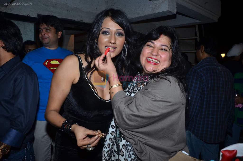 Dolly Bindra, Brinda Parekh at Brinda Parekh's glam birthday bash in Wadala, Mumbai on 2nd Nov 2011
