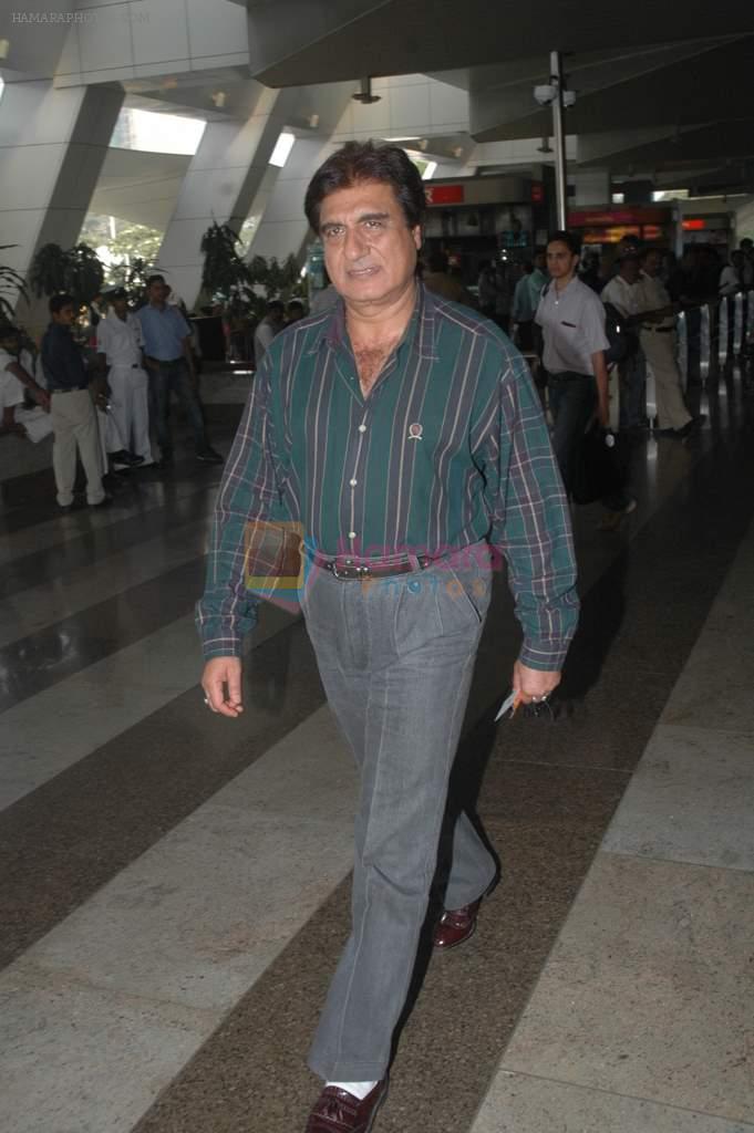 Raj Babbar sanpped at Mumbai Airport on 7th Nov 2011