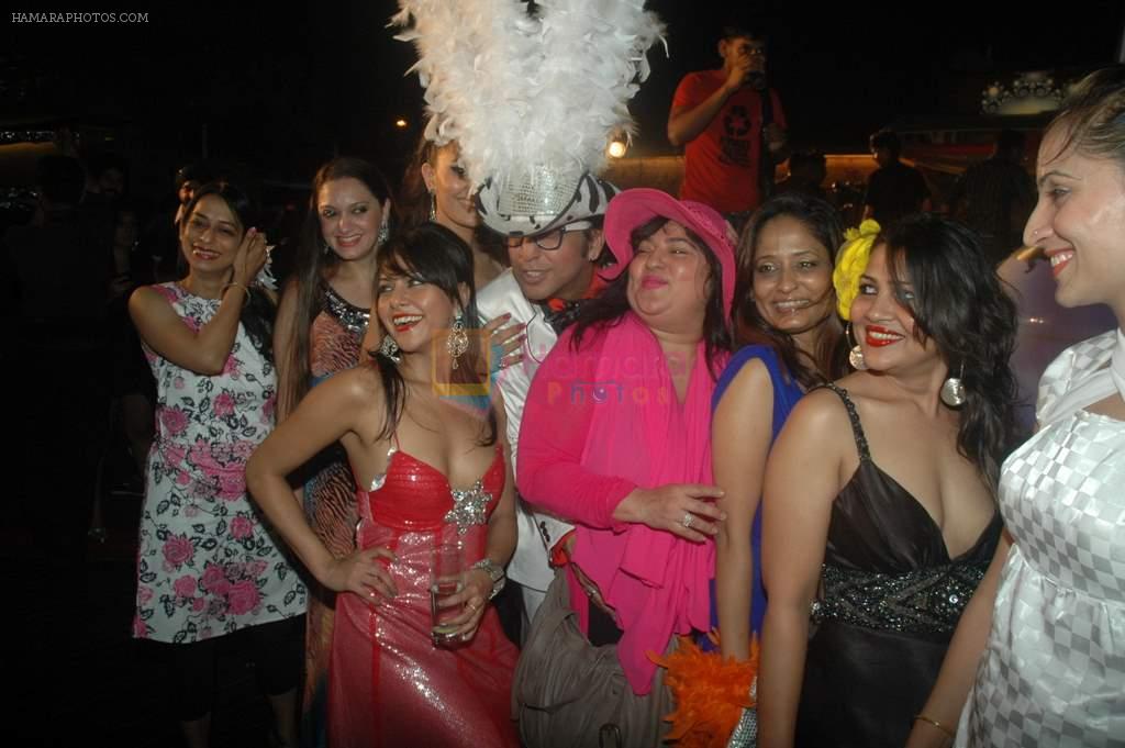 Dolly Bindra, Rehan Shah at Rohit Verma birthday with fashion show in Novotel, Mumbai on 8th Nov 2011