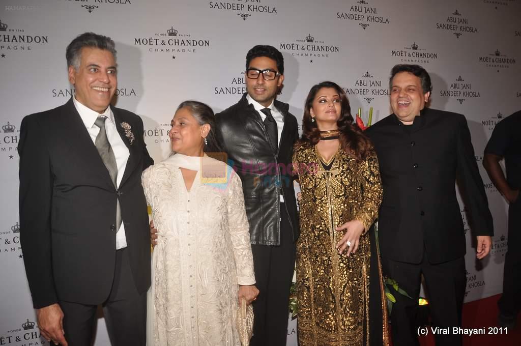 Aishwarya Rai Bachchan, Abhishek Bachchan, Jaya Bachchan at Abu Jani and Sandeep Khosla's 25th year bash in Grand Hyatt, Mumbai on 8th Nov 2011