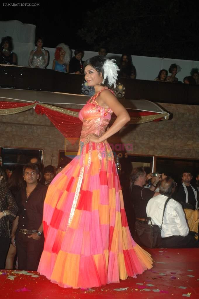 at Rohit Verma birthday with fashion show in Novotel, Mumbai on 8th Nov 2011