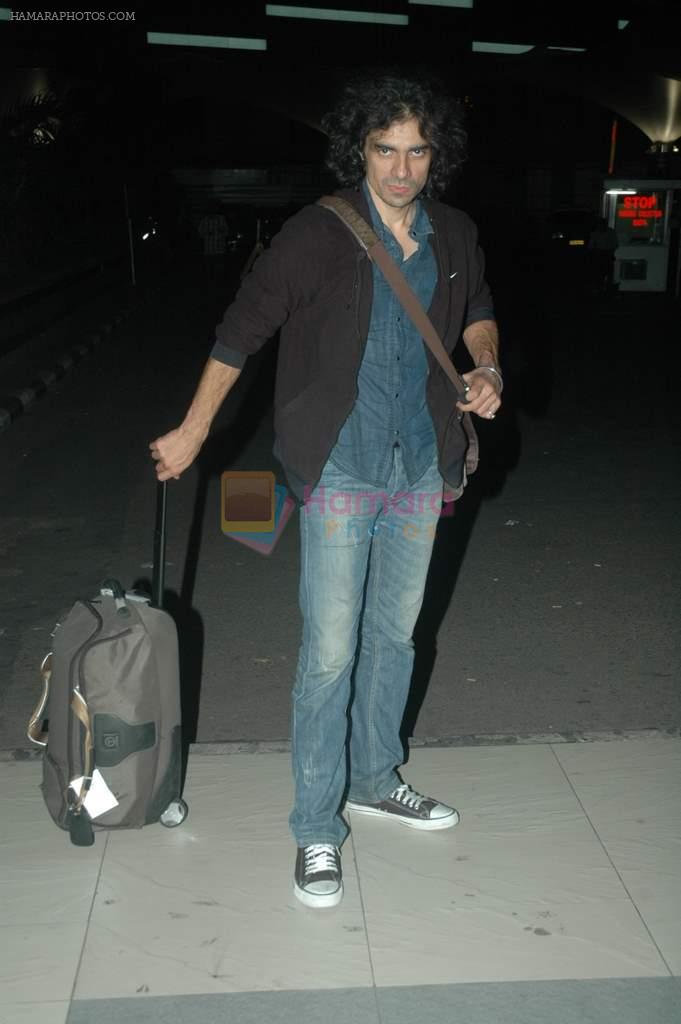 Imtiaz Ali snapped at the airport in Mumbai on 9th Nov 2011