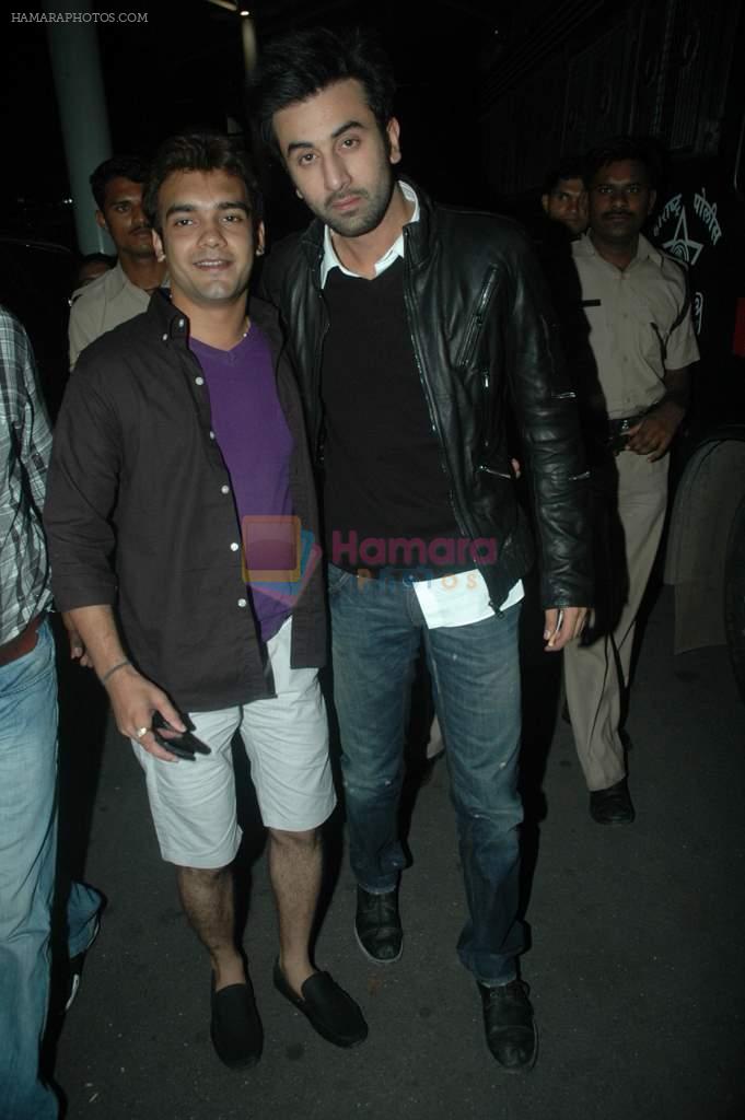 Ranbir Kapoor snapped at the airport in Mumbai on 9th Nov 2011