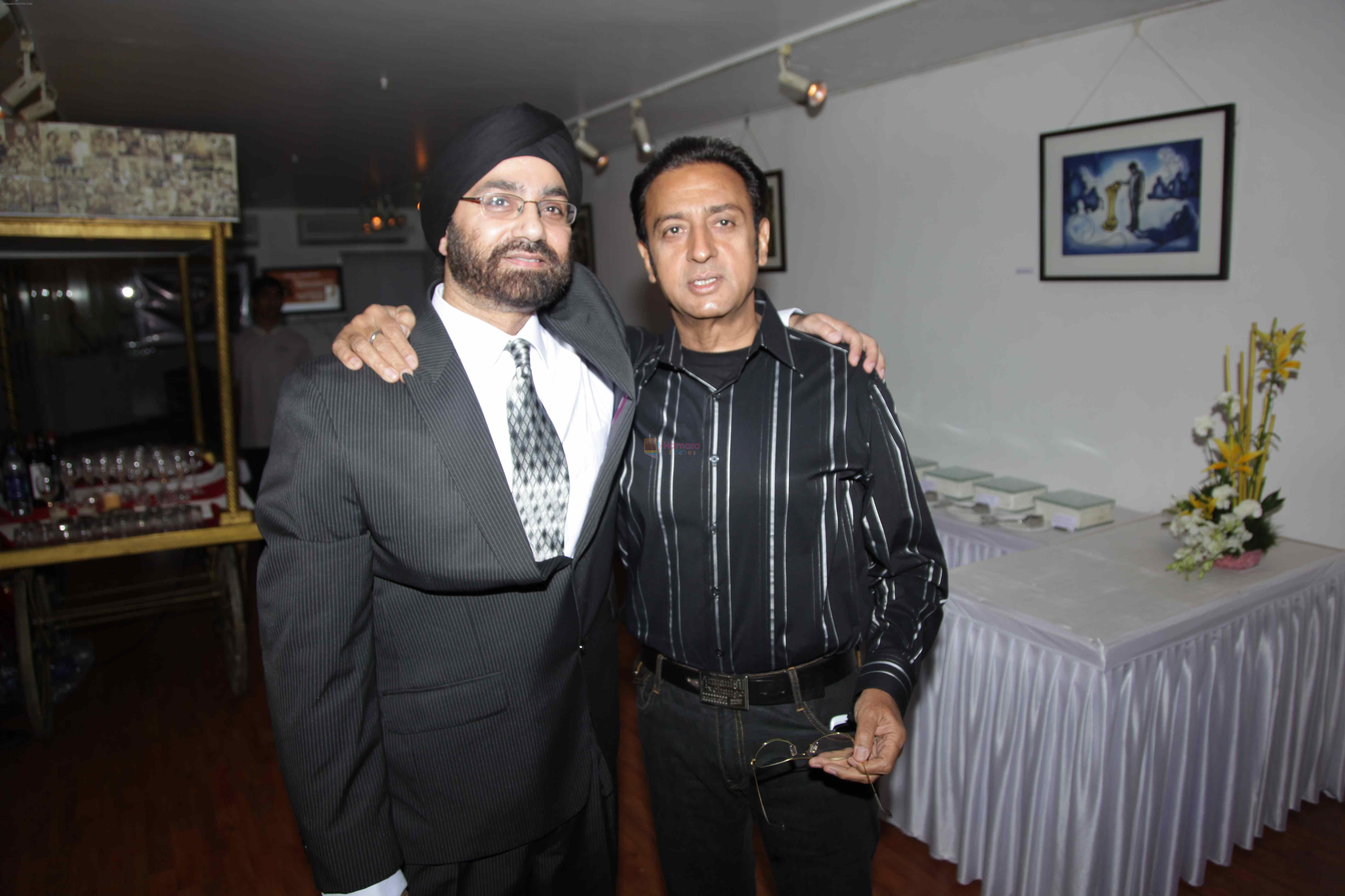 Gulshan Grover with AVS Owner Raju Sethi at AVS Bollywood Party in Le Sutra Gallery on 9th Nov 2011