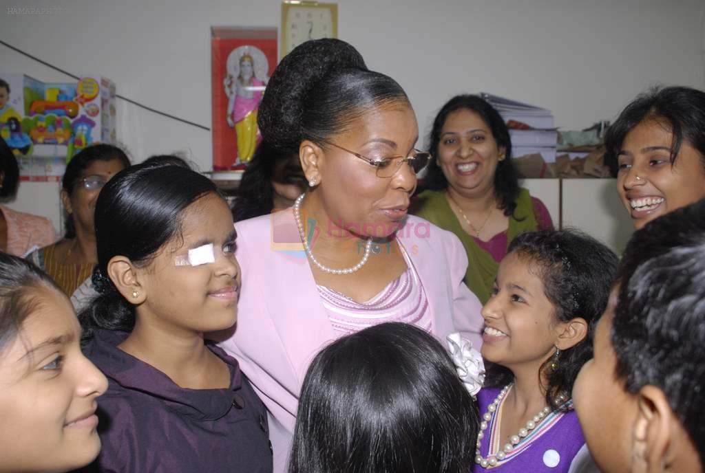 with the first lady of Mozambique in Parel, Mumbai on 11th Nov 2011