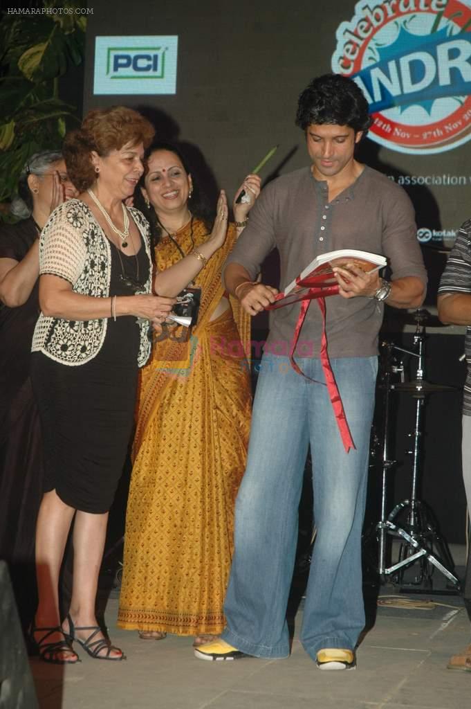 Farhan Akhtar at Celeberate Bandra concert with Asif Ali Beg in Bandstand, Mumbai on 12th Nov 2011