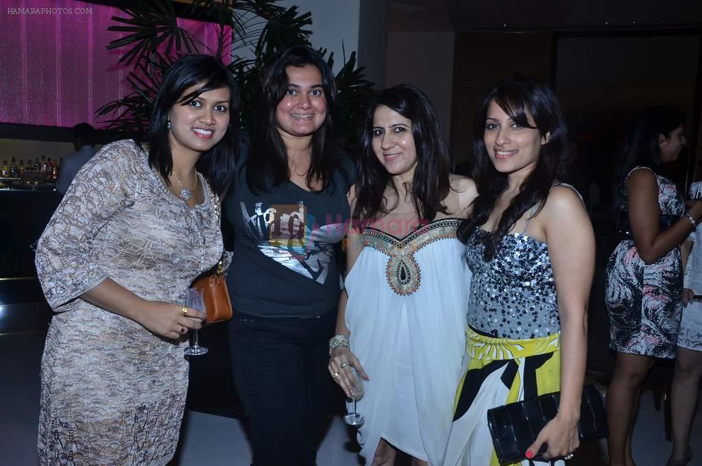 Divya Palat at Jewellery Designer Poonam Soni's classy birthday bash in Trident, Mumbai on 12th Nov 2011