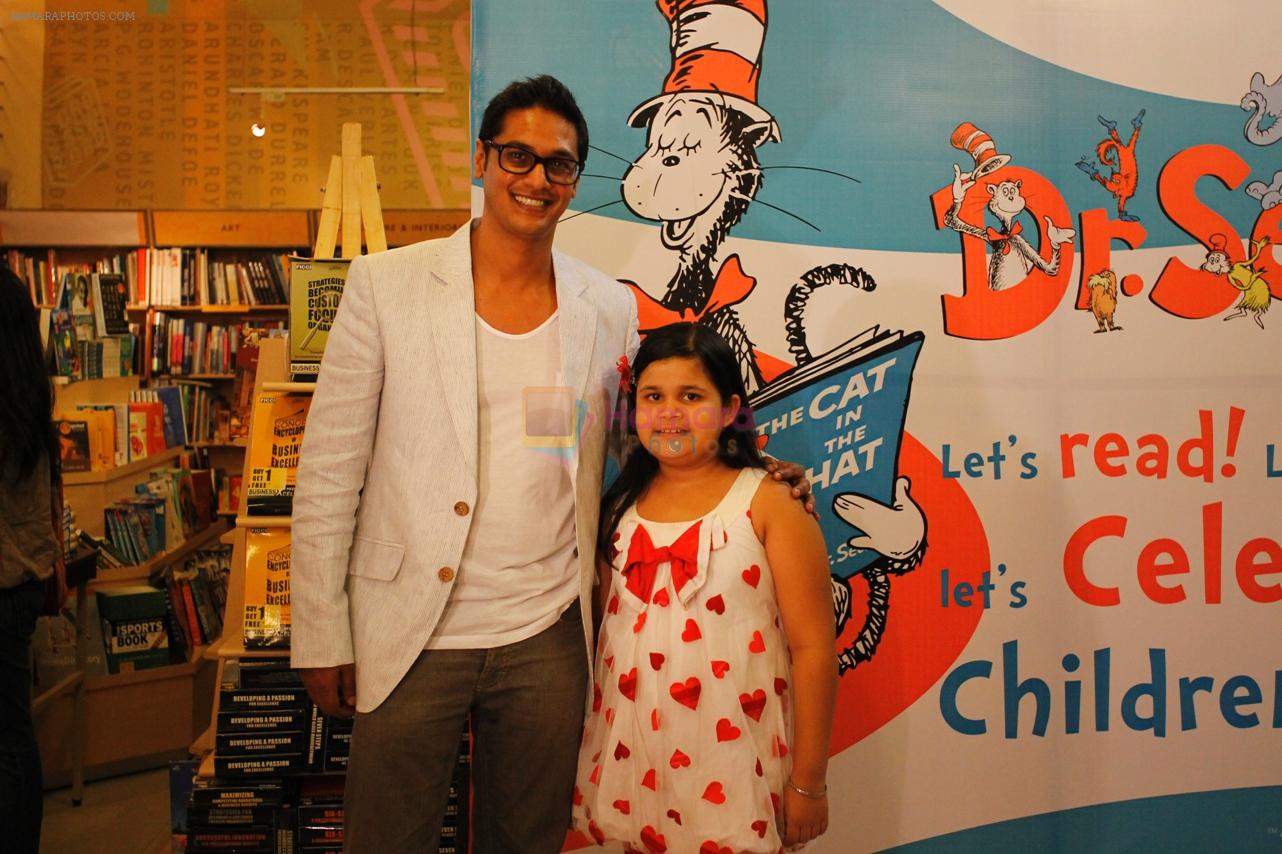 Sid Shah & Saloni celebrate Children�s day with Dr. Seuss at Crosswords in Inorbit, Kemps Corner on 14th Nov 2011