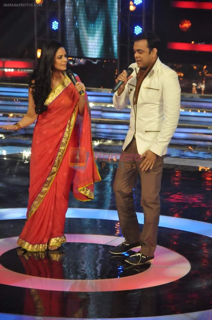 Sumeet Raghavan, Mona Singh on the sets of Star Ya Rockstar in Famous on 15th Nov 2011