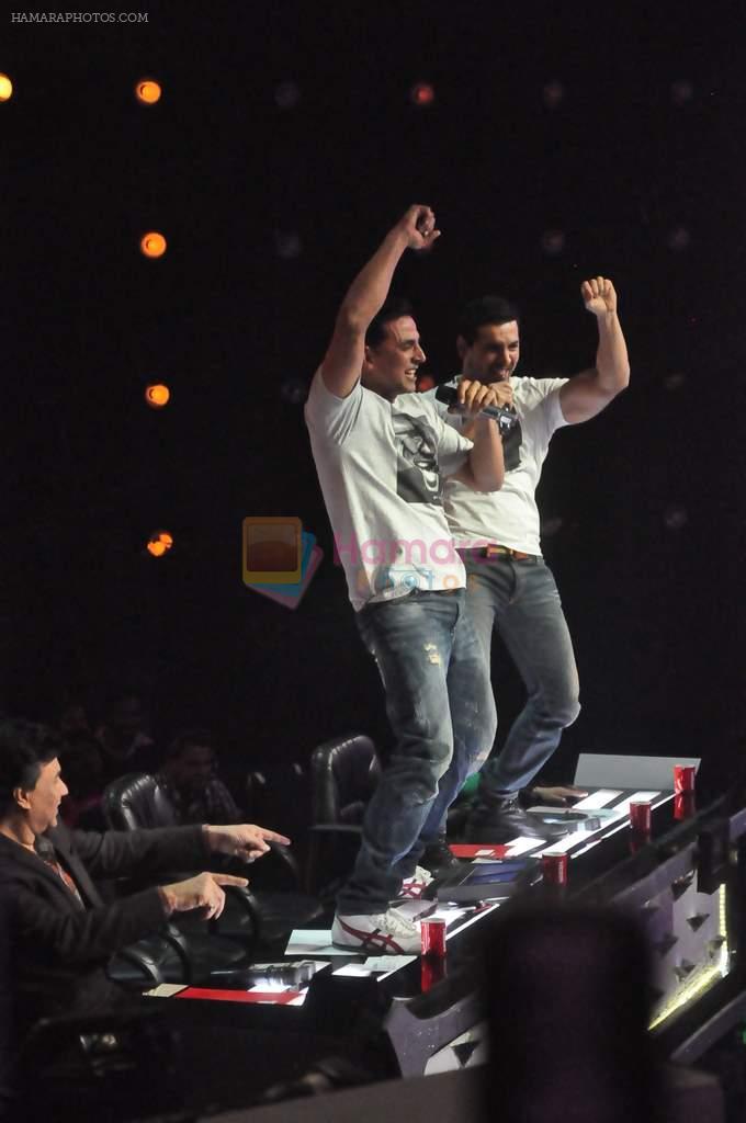 Akshay Kumar, John Abraham on the sets of Star Ya Rockstar in Famous on 15th Nov 2011