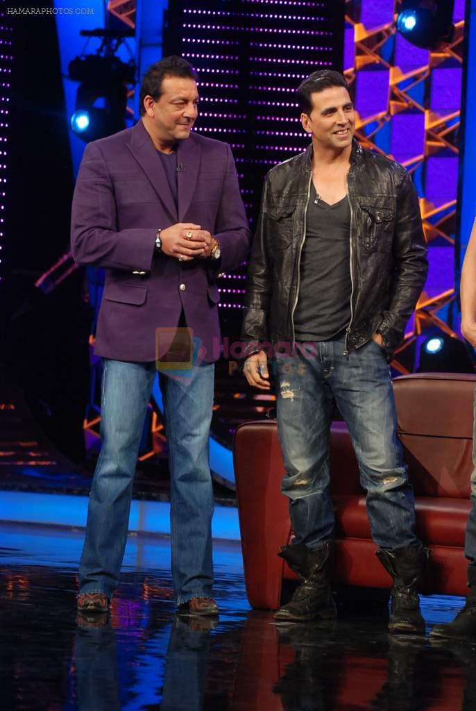 Sanjay Dutt, Akshay Kumar on the sets of Big Boss 5 on 18th Nov 2011