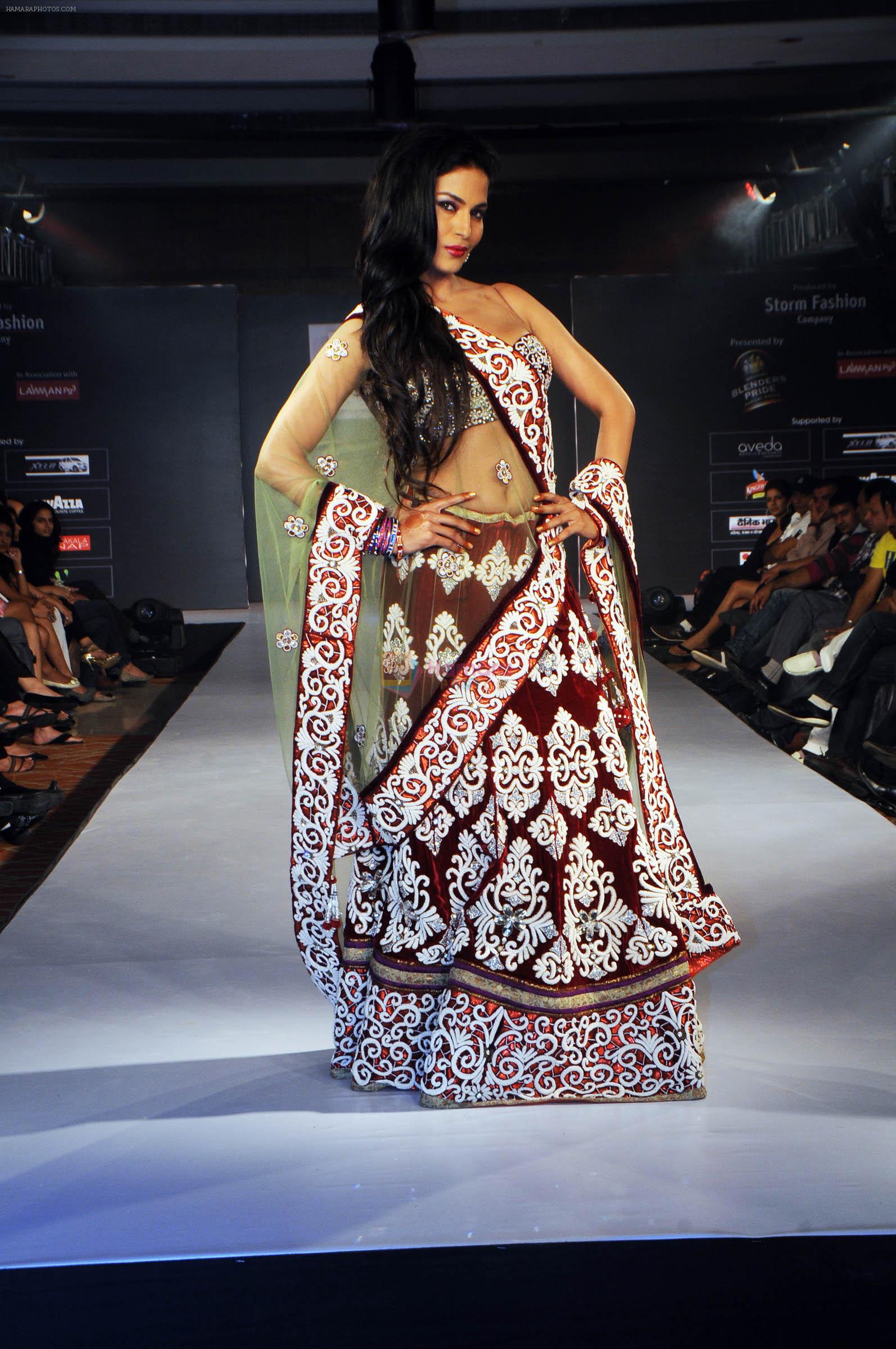 Veena Malik snapped as the show stopper for Riyaz and Reshma Gangji's bridal line for winter in Ludhiana on 23rd Nov 2011