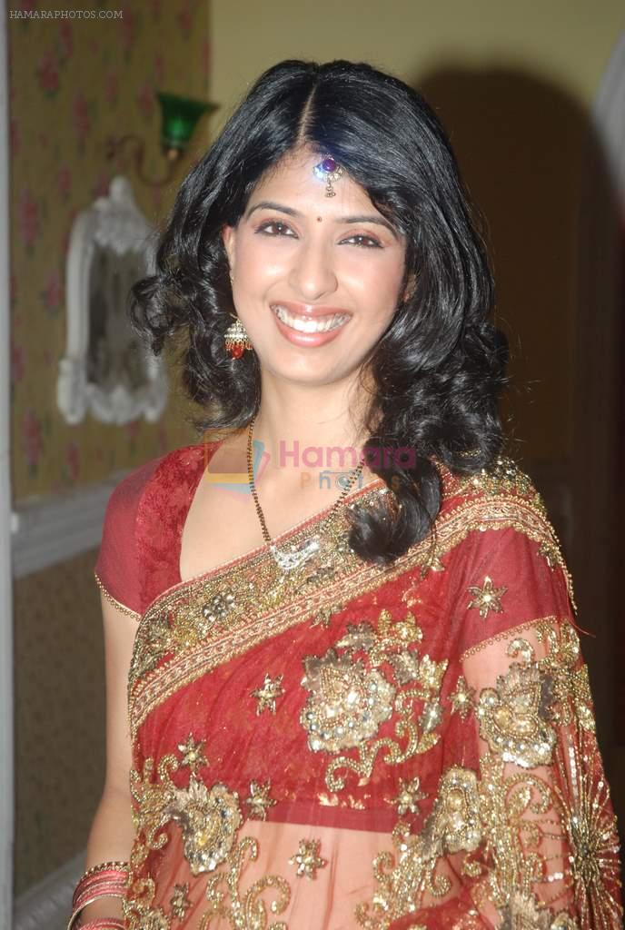 Aishwarya Sakhuja at Sony TV's Saas Bina Sasural on location in Malad on 24th Nov 2011