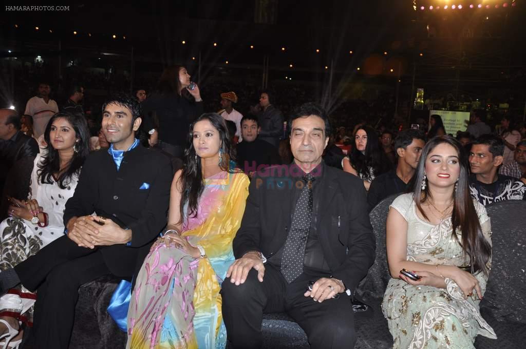 Mahi Vij at Zee Rishtey Awards in Andheri Sports Complex on 26th Nov 2011