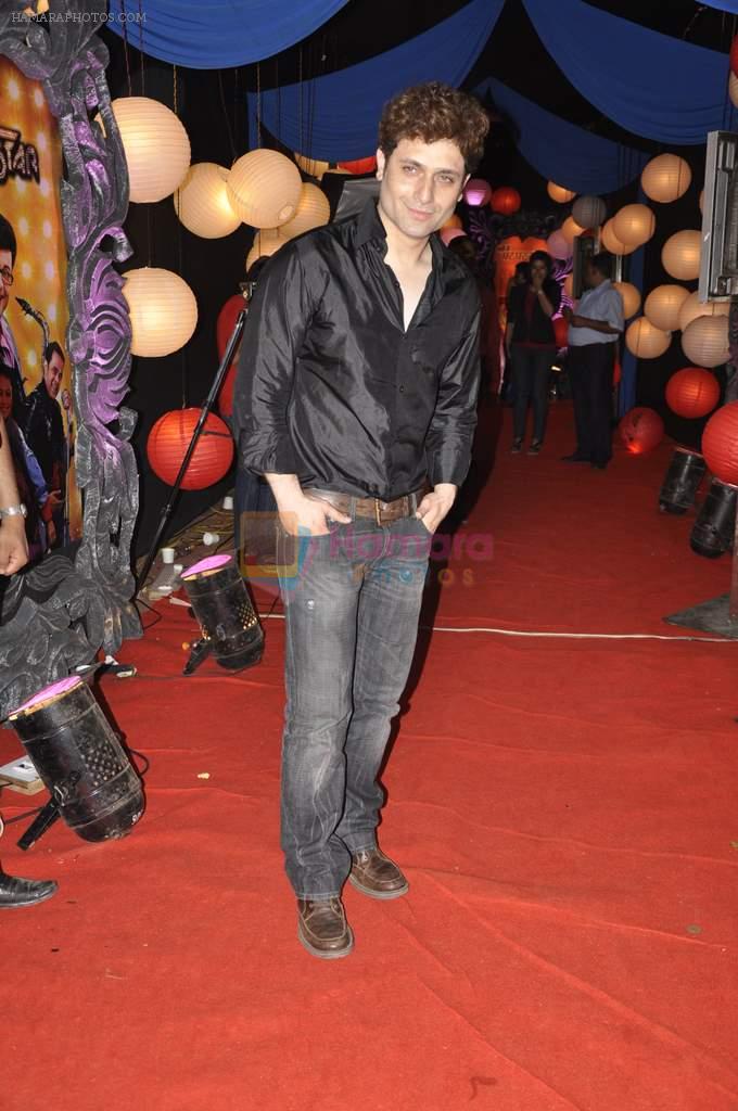 Shiney Ahuja at Zee Rishtey Awards in Andheri Sports Complex on 26th Nov 2011