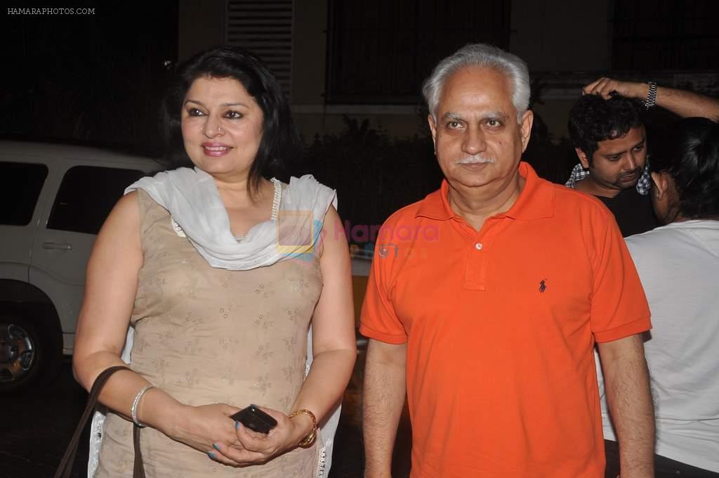Kiran Juneja, Ramesh Sippy at Dirty Picture screening in Ketnav, Mumbai on 1st Dec 2011
