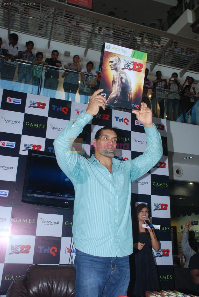 The Great Khali visits Oberoi Mall, Mumbai on 3rd Dec 2011