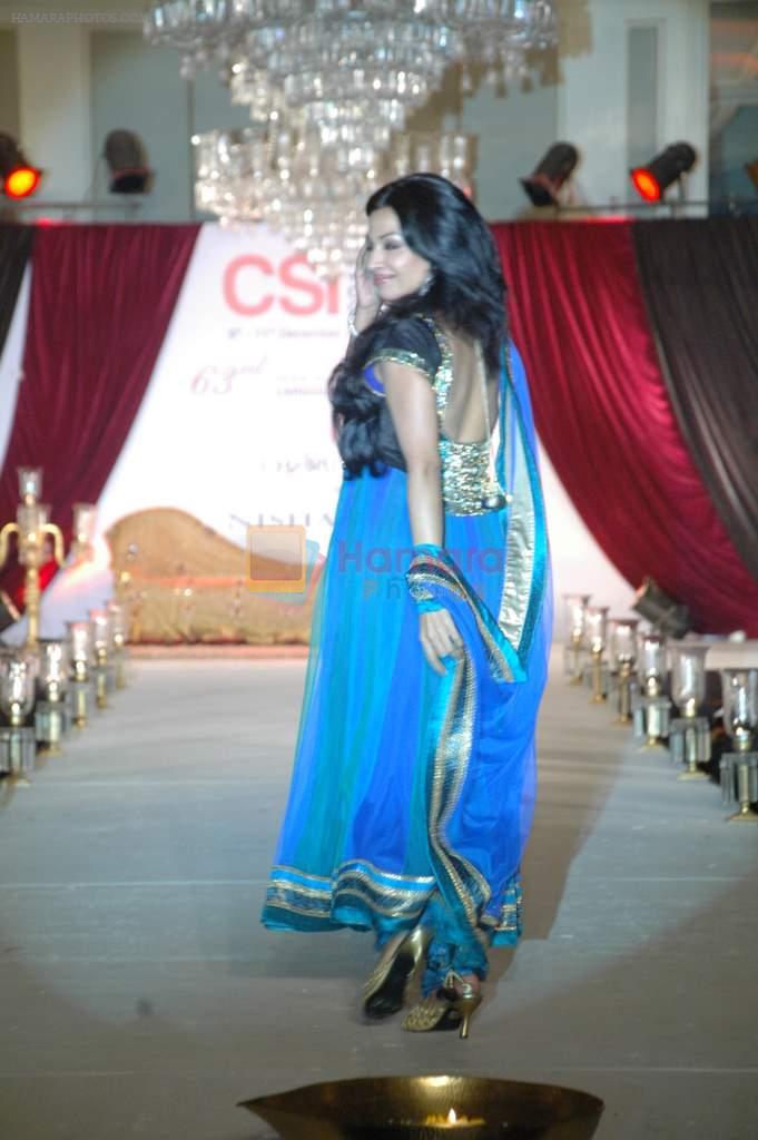 Model walk the ramp for Nisha Sagar's bridal show in Trident on 10th Dec 2011