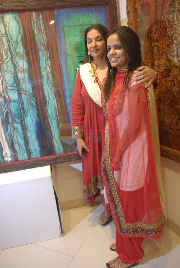 Shabana Azmi at Preksha Lal art exhibition in Kalaghoda on 13th Dec 2011