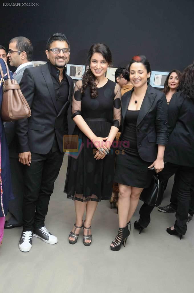 sunil & tanuja padwal with tisca chopra at Sunil Padwal event in Gallery BMB on 15th Dec 2011