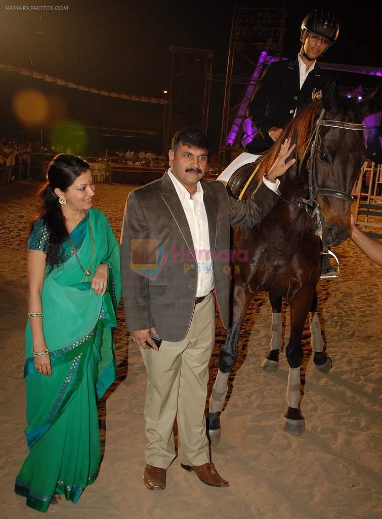 Sachin Ahir, Sangeeta Ahir at the inaugural of Worli Mahotsav at Jambori Maidan,Worli on 15th Dec 2011