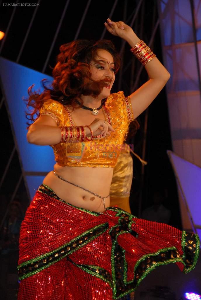 Mansi Naik at the inaugural of Worli Mahotsav at Jambori Maidan,Worli on 15th Dec 2011