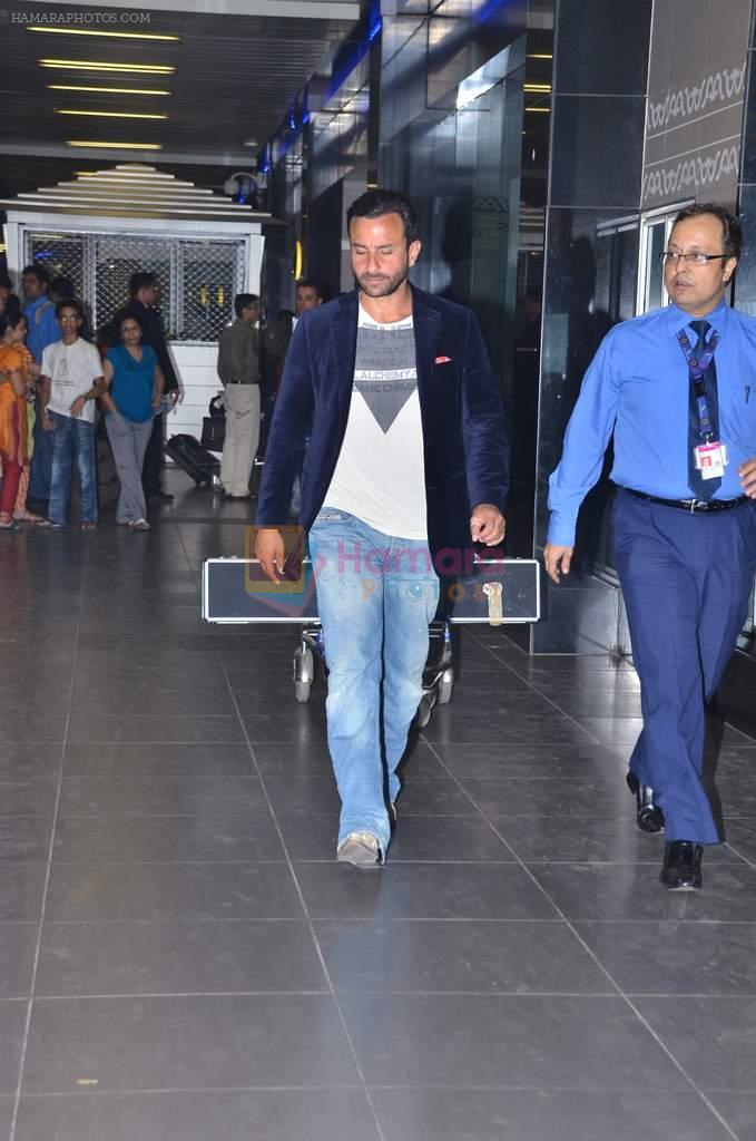 Saif Ali Khan snapped at international airport on 18th Dec 2011