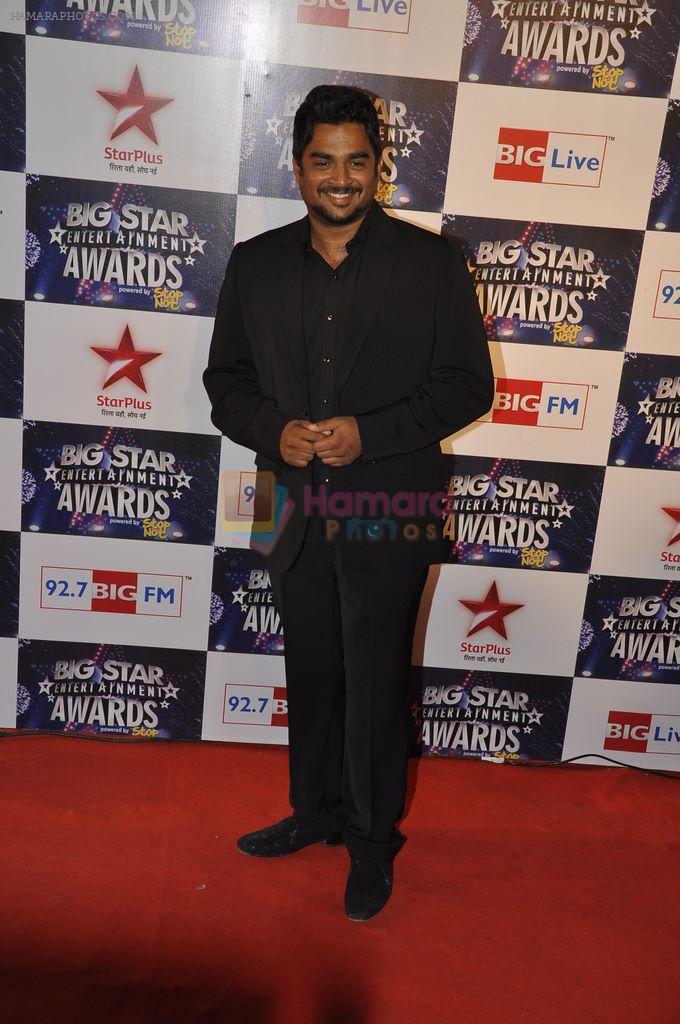 Madhavan at BIG star awards 2011 in Bhavans, Mumbai on 18th Dec 2011