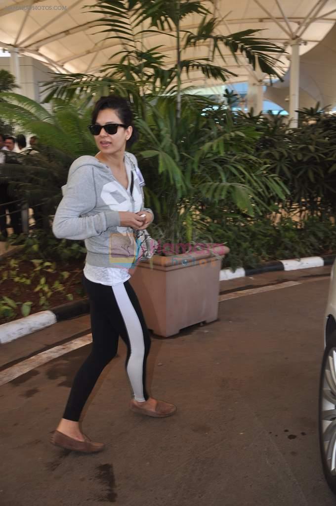 Kangna Ranaut return after CCL cricket match in Airport, Mumbai on 20th Dec 2011