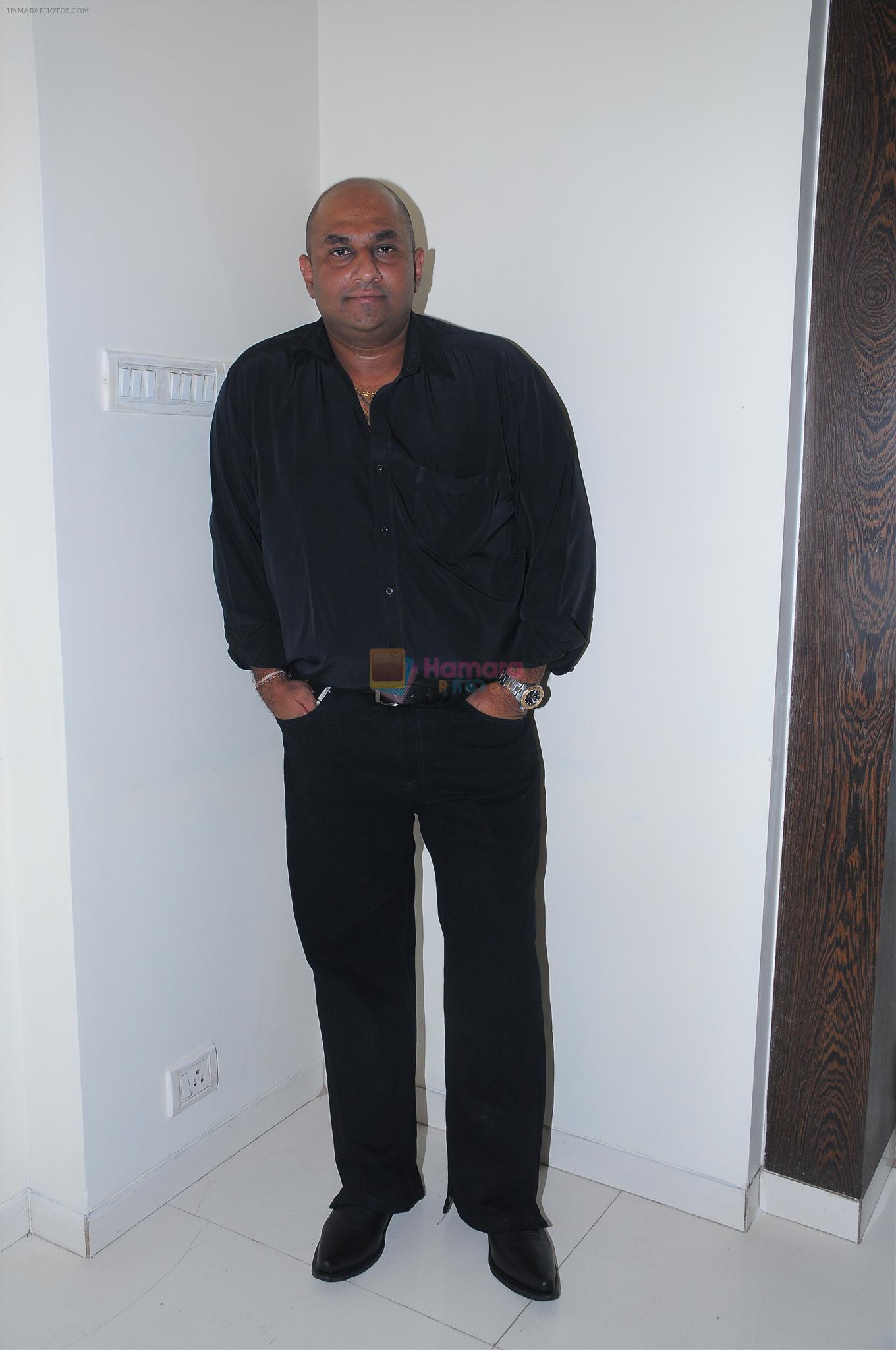 Premal Goragandhi with film Tukkaa Fitt cast at Baraoke Lounge in Mumbai on 24th Dec 2011
