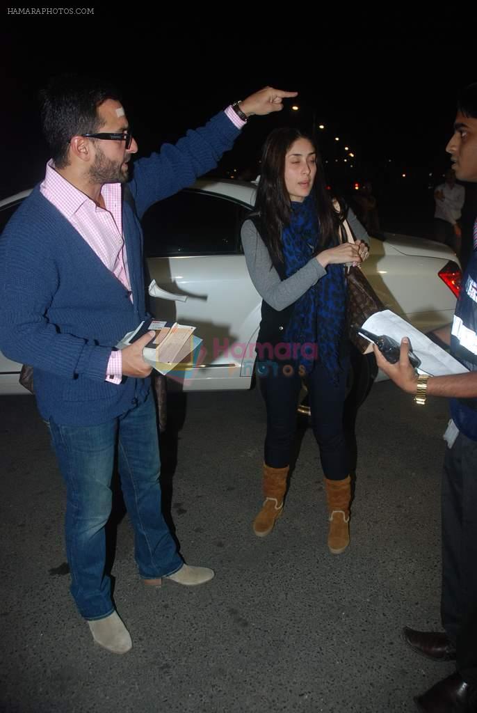 Saif Ali Khan, Kareena Kapoor off for a vacation in Airport on 25th Dec 2011