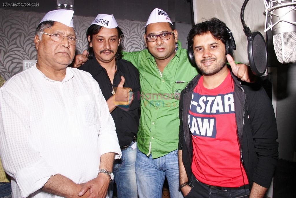 Vikram Gokhale, Amitabh Dayal, Rajendra Shiv and Javed Ali at the recording of anti-corruption song, Dhuaan Against Corruption - Copy