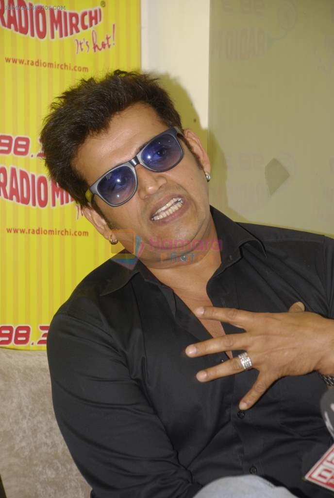 Ravi Kishan with the star cast of Chaalis Chaurasia at Radio Mirchi in Parel, Mumbai on 27th Dec 2011