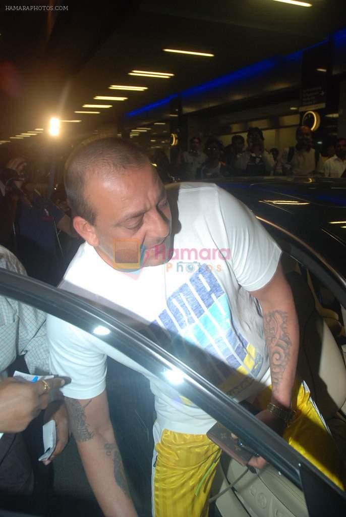 Sanjay Dutt snapped at airport as they enter Big Boss on 29th Dec 2011
