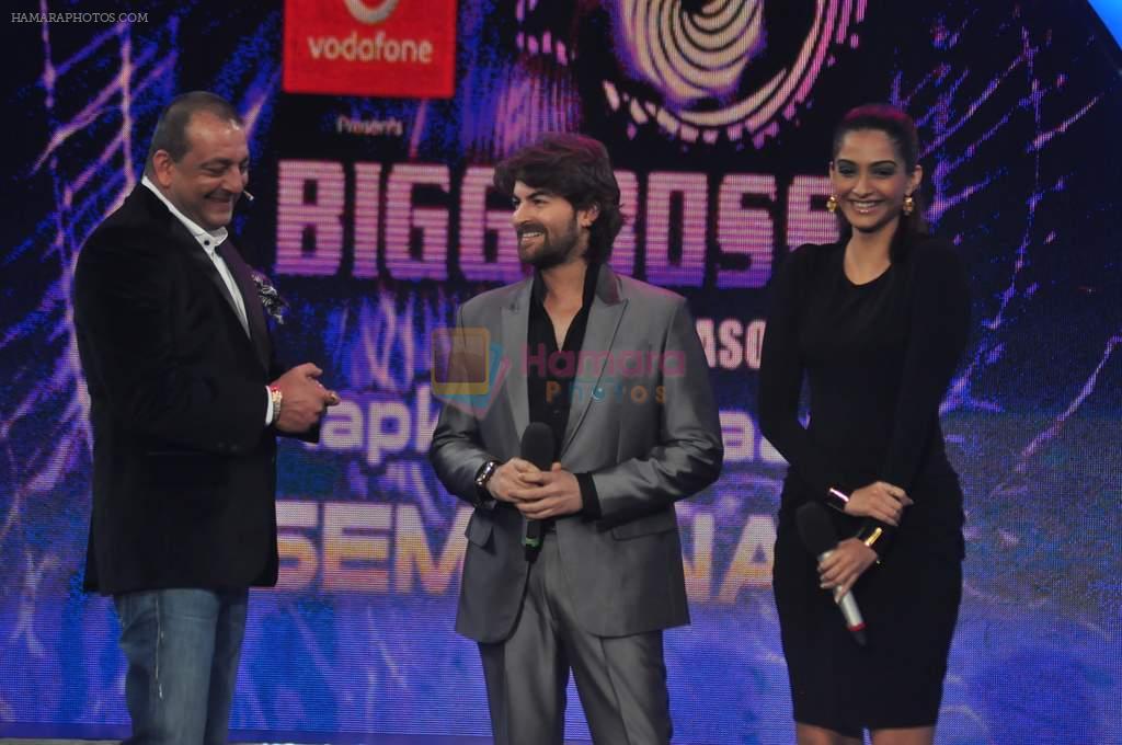 Sonam Kapoor, Neil Mukesh, Sanjay Dutt On the sets of Bigg Boss 5 with Players star cast on 31st Dec 2011