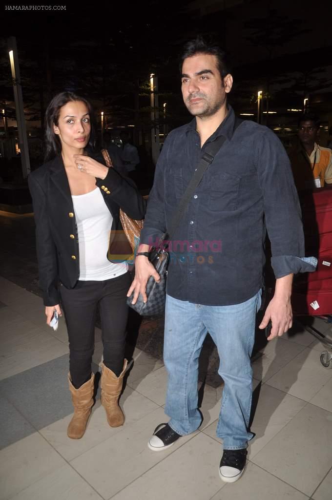 Malaika Arora Khan, Arbaaz Khan return from Dubai on 3rd Jan 2012