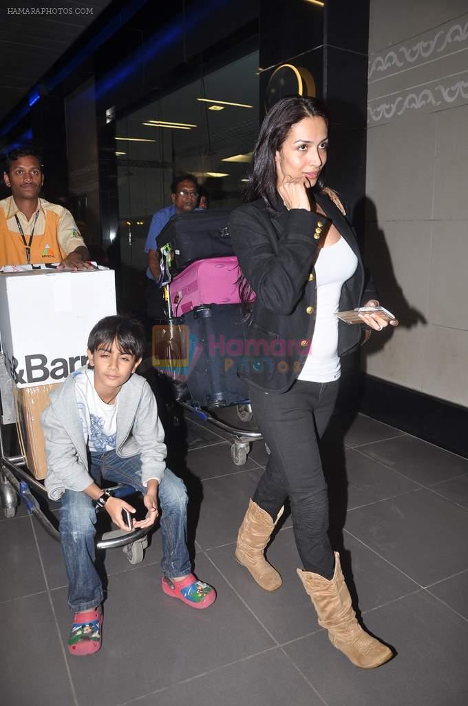 Malaika Arora Khan return from Dubai on 3rd Jan 2012