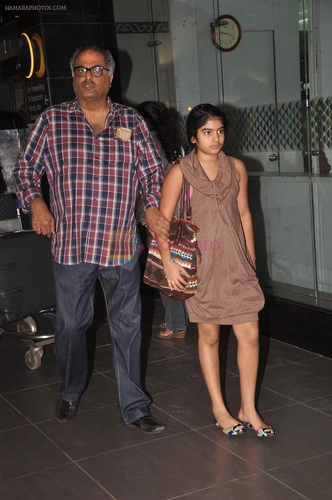 Boney Kapoor snapped at the airport in Mumbai on 4th Jan 2012