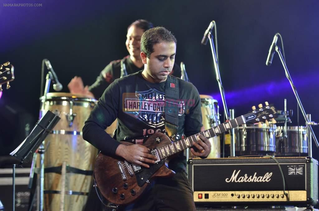 concert for Nagrik Sikshan Sanstha in Shanmukhanand Hall on 5th Jan 2012