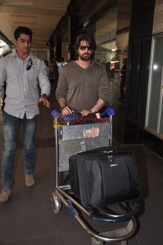 Neil Mukesh return from Dubai to Mumbai Airport on 5th Jan 2012