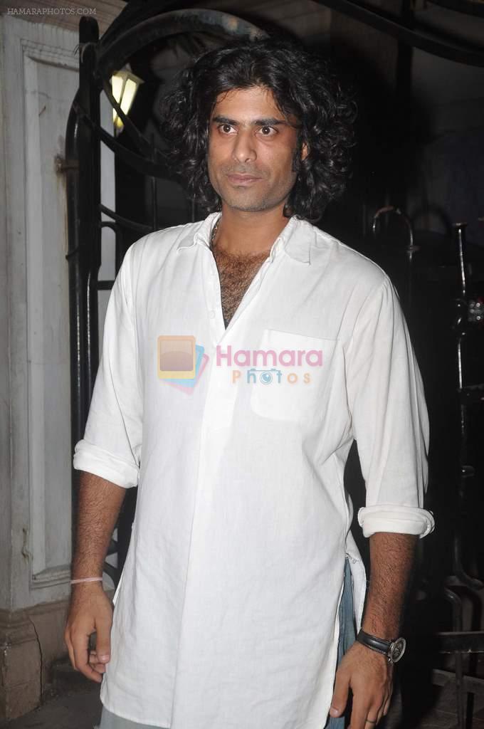 Sikander Kher at Bipasha Basu's birthday bash at her home in Khar on 6th Jan 2012