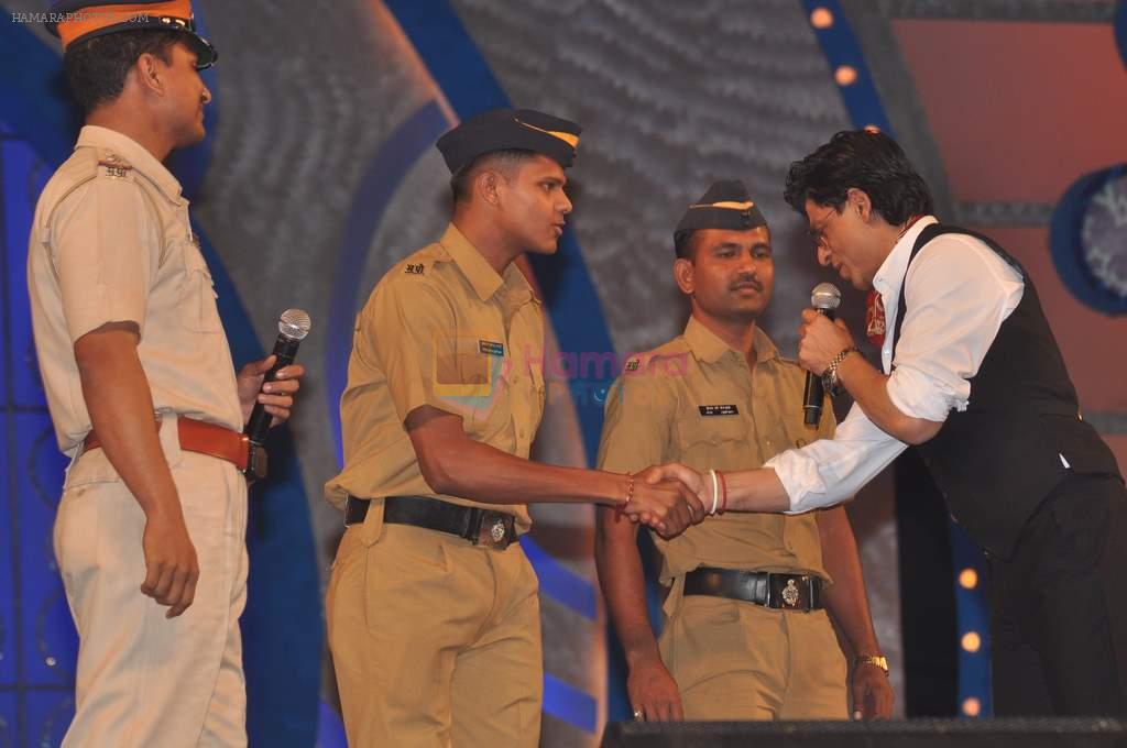 Shahrukh Khan at Umang Police Show 2012 in Mumbai on 7th Jan 2012