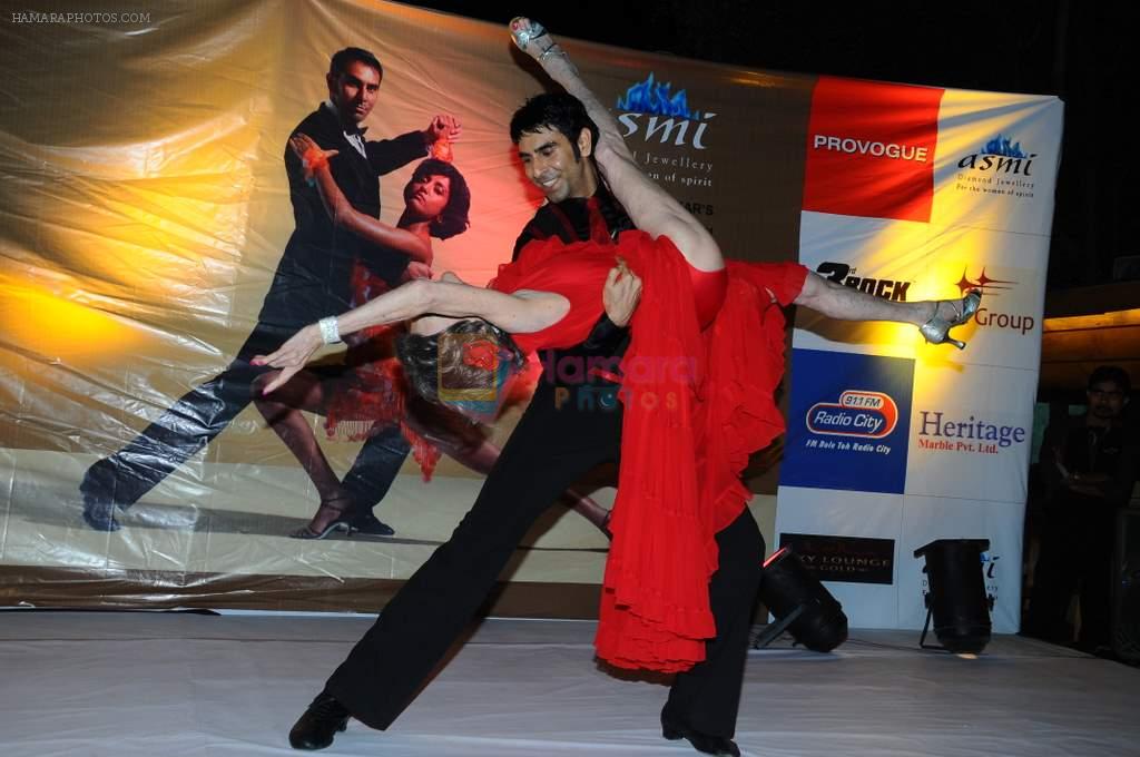 Sandip Soparkar, Tao porchon lynch at Ageless Dance show by Sandip Soparrkar in Sheesha Sky Lounge Gold on 10th Jan 2012