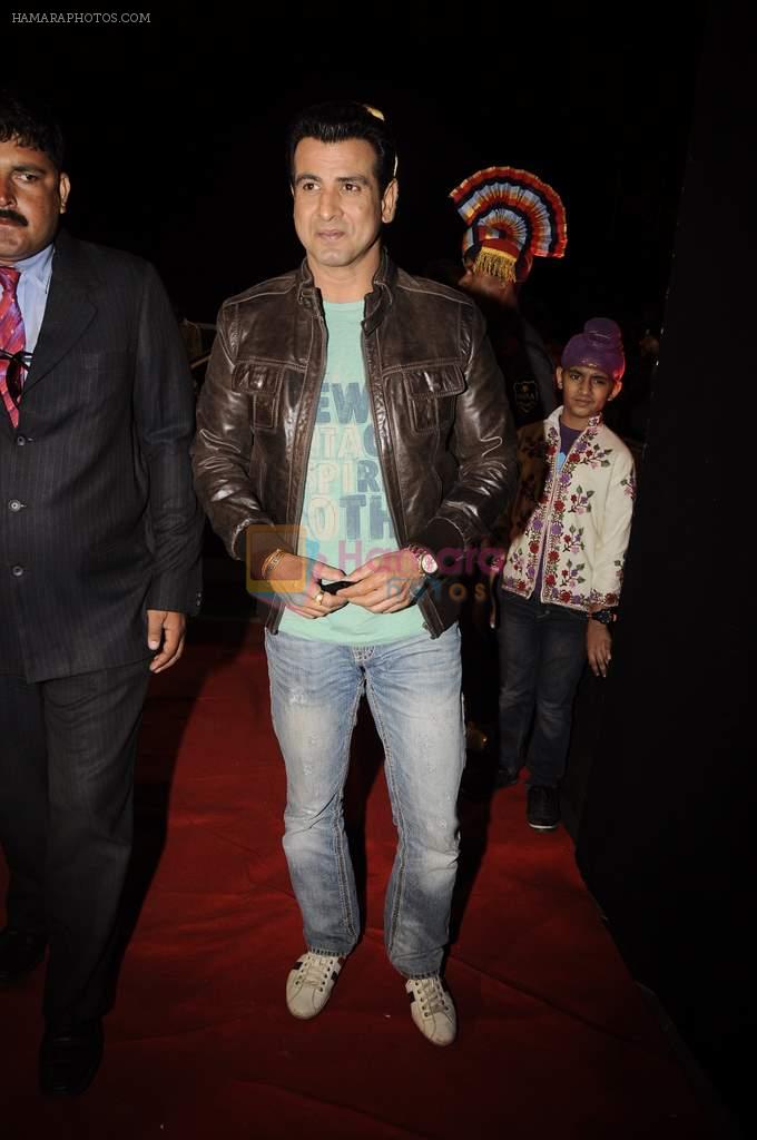 Ronit Roy at Kiran Bawa's Lohri festival in The Club on 11th Jan 2012