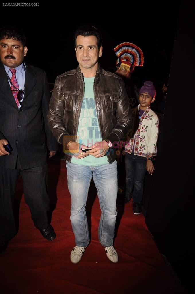 Ronit Roy at Kiran Bawa's Lohri festival in The Club on 11th Jan 2012